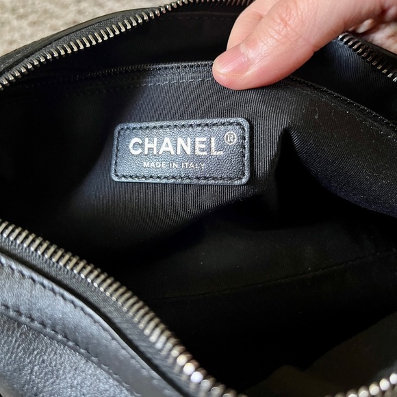 Chanel Black Calfskin Leather Chain Signature Bowling Bag - Picture 4 of 8